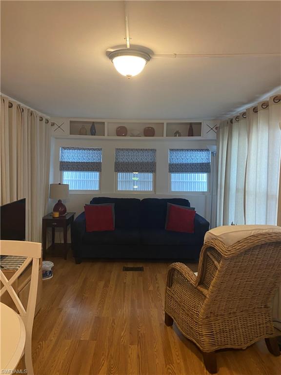 MARINERS COVE - Residential