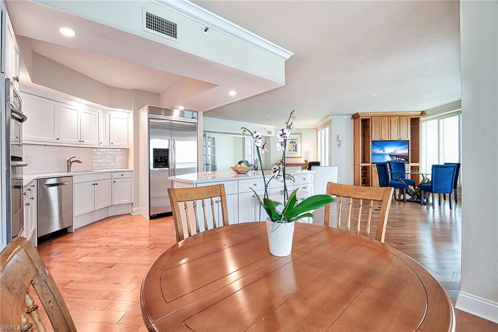 CONTESSA AT BAY COLONY - Residential