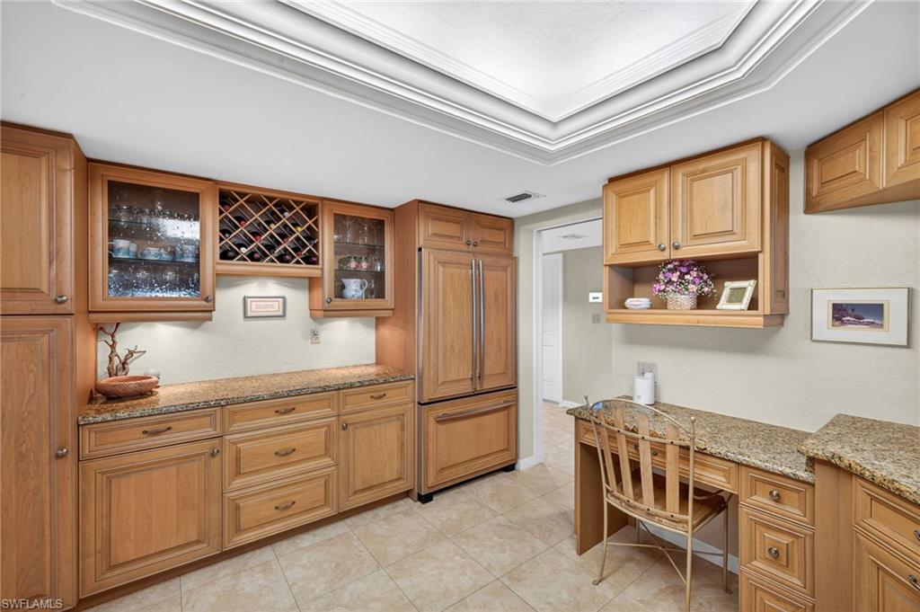 BEACHCOMBER CONDO - Residential