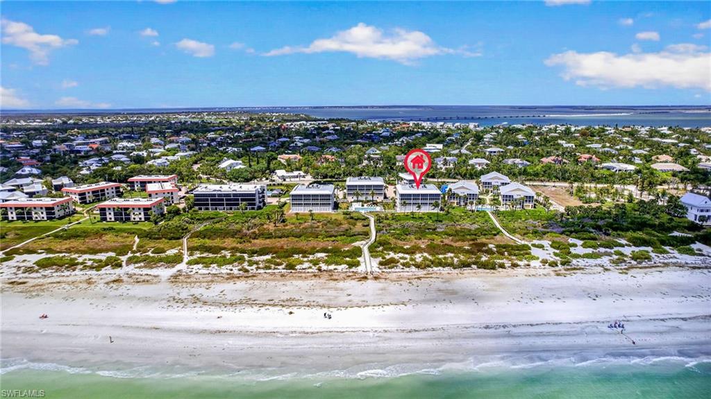 BEACHCOMBER CONDO - Residential