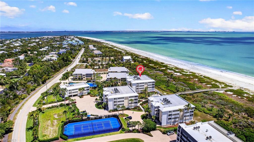 BEACHCOMBER CONDO - Residential