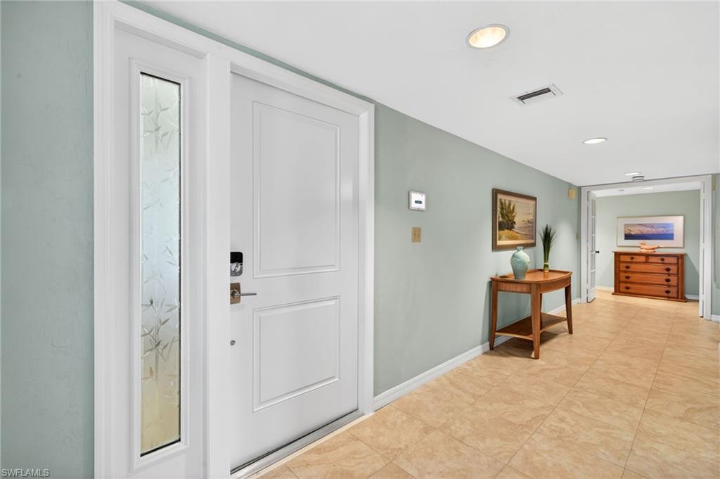 BEACHCOMBER CONDO - Residential