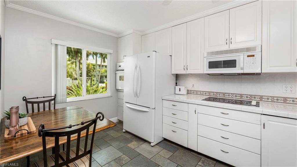 NAPLES SANDPIPER BAY CLUB - Residential