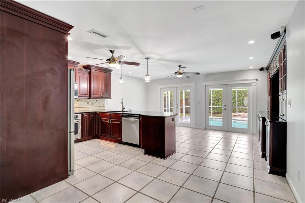 GOLDEN GATE CITY - Residential