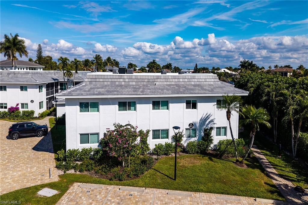 SWAN LAKE CLUB - Residential