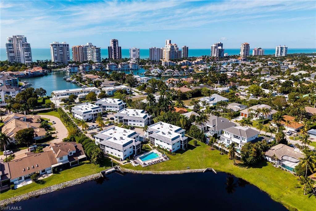 SWAN LAKE CLUB - Residential