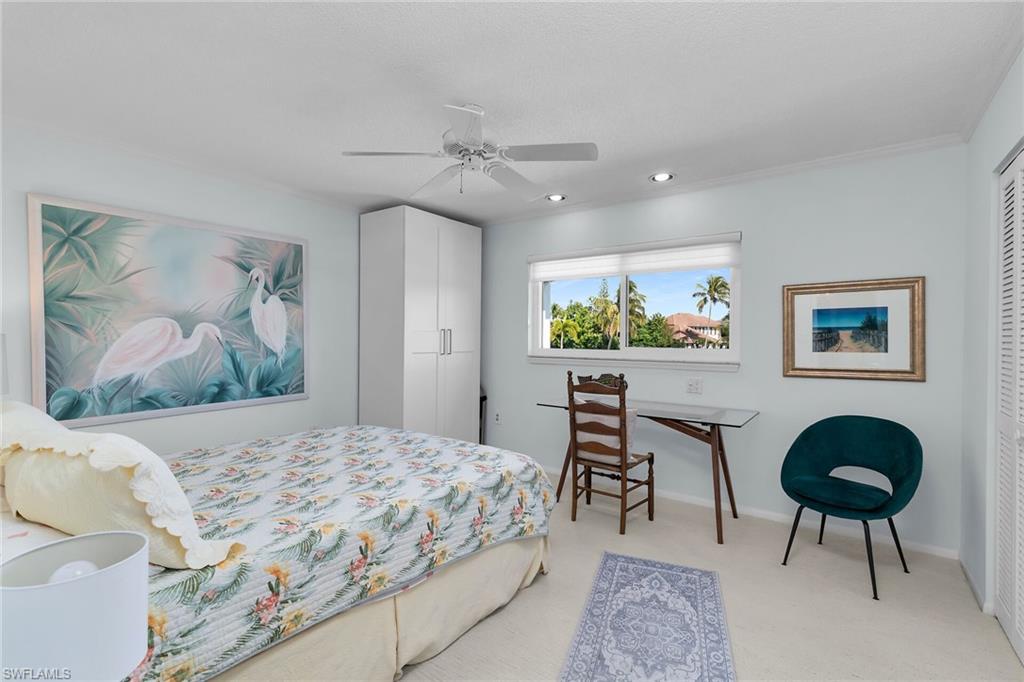 SWAN LAKE CLUB - Residential