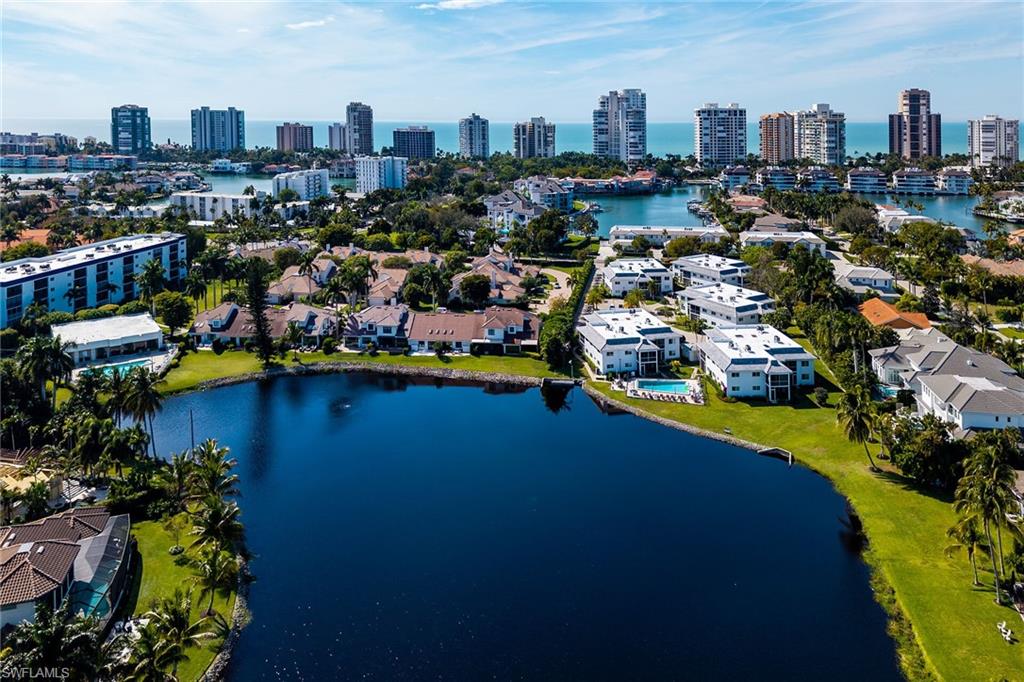 SWAN LAKE CLUB - Residential