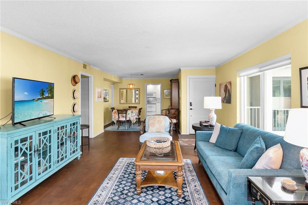 SWAN LAKE CLUB - Residential