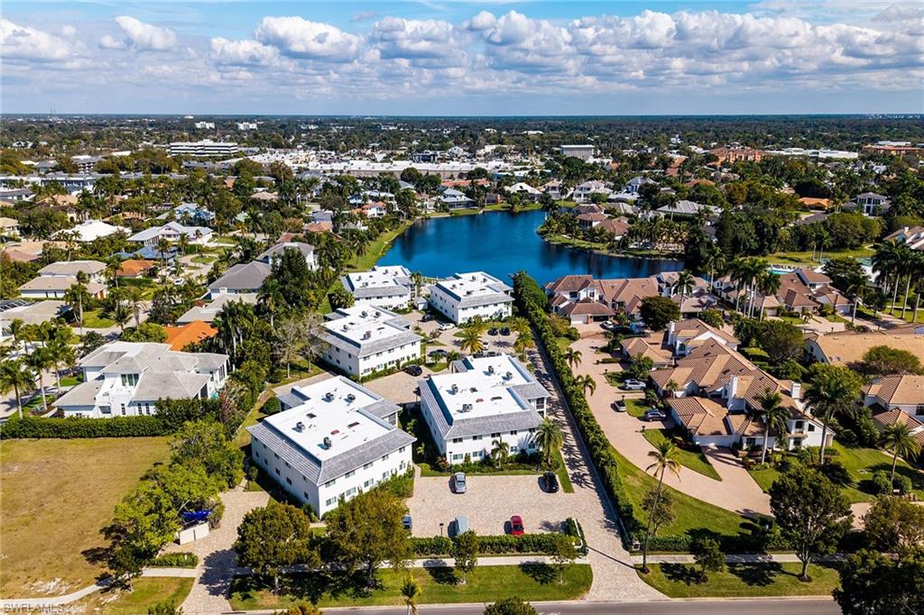 SWAN LAKE CLUB - Residential