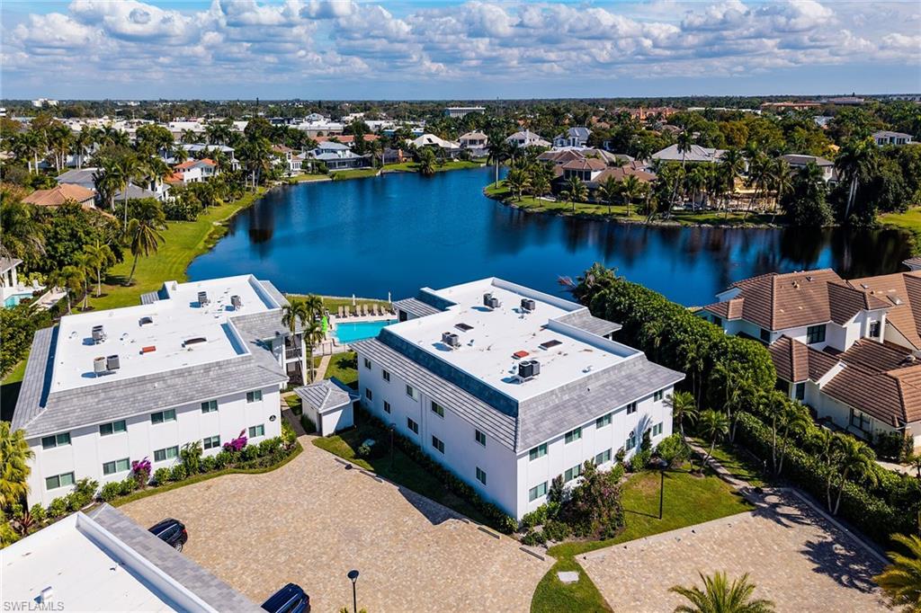 SWAN LAKE CLUB - Residential