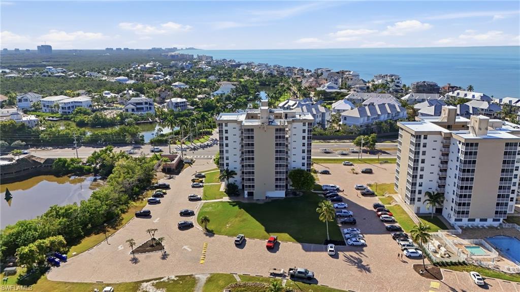 BEACH AND TENNIS CLUB - Residential