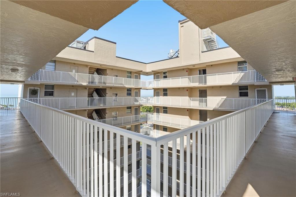 BEACH AND TENNIS CLUB - Residential