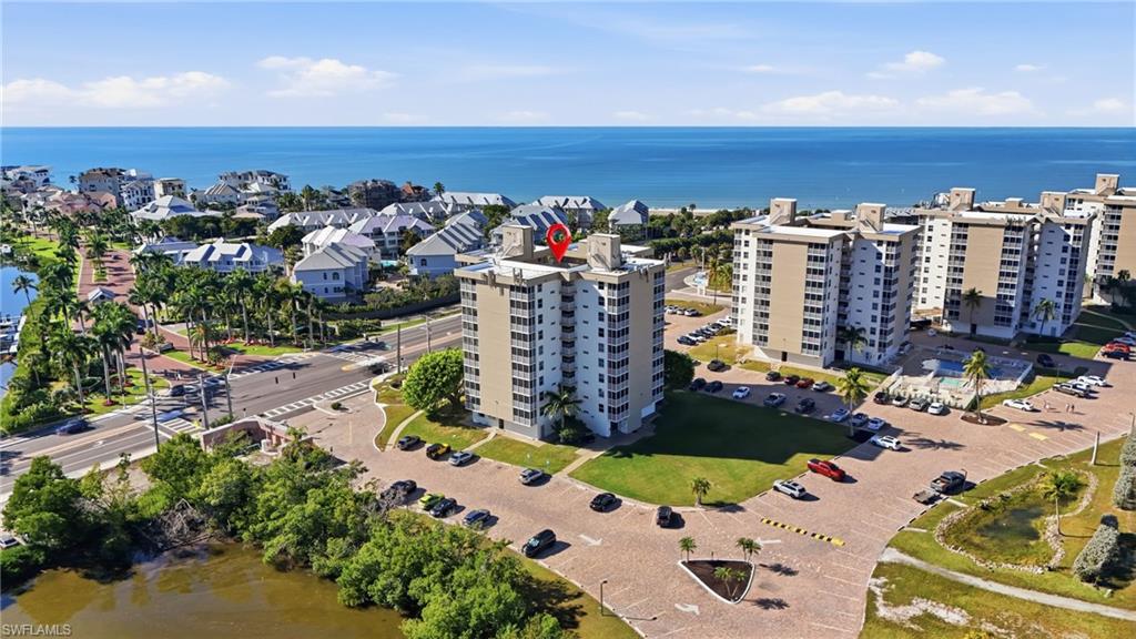 BEACH AND TENNIS CLUB - Residential