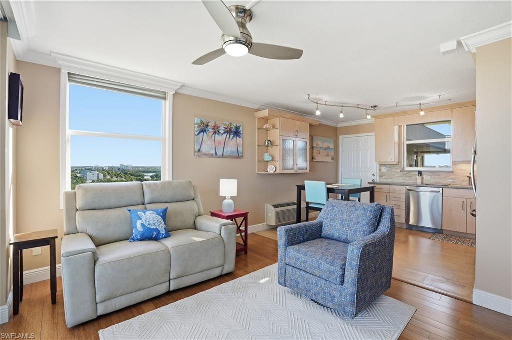 BEACH AND TENNIS CLUB - Residential