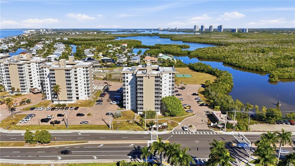 BEACH AND TENNIS CLUB - Residential