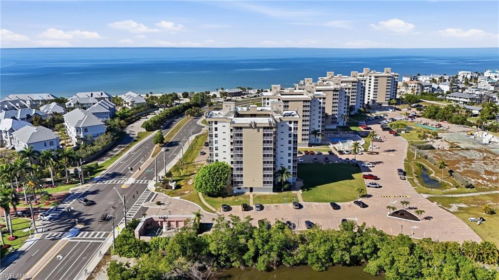 BEACH AND TENNIS CLUB - Residential