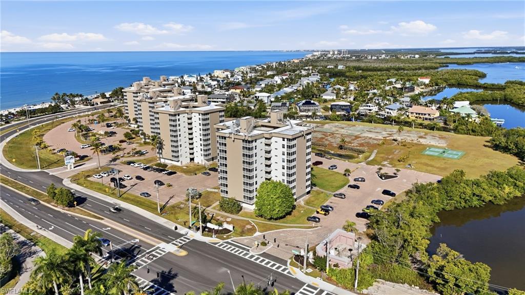 BEACH AND TENNIS CLUB - Residential