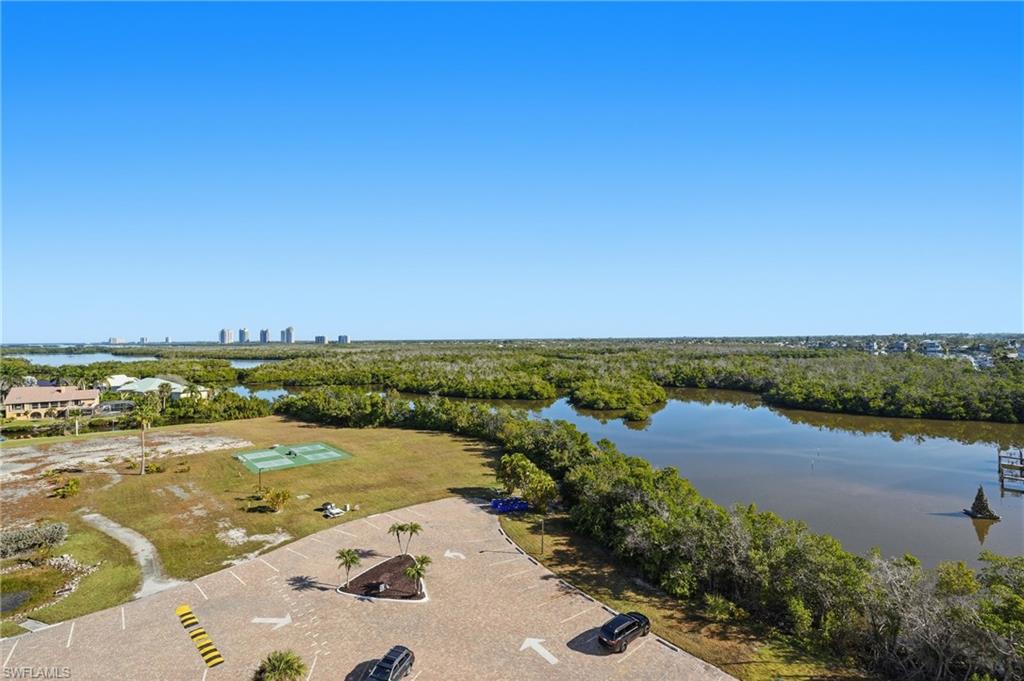 BEACH AND TENNIS CLUB - Residential