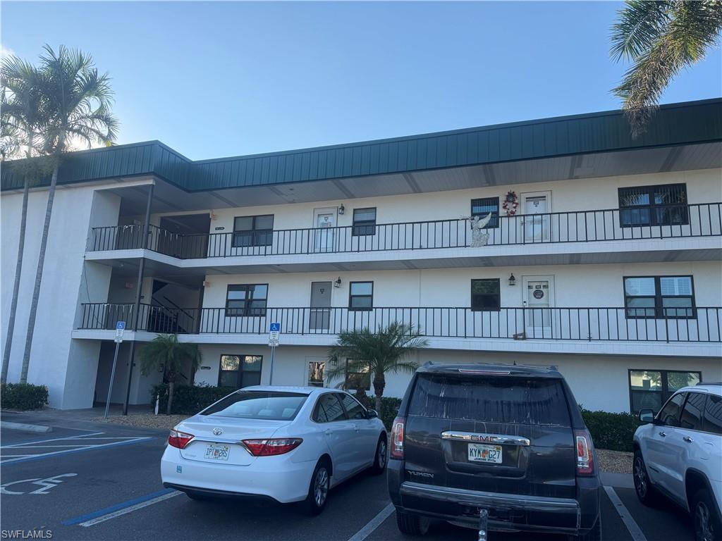 SEVEN LAKES - Residential