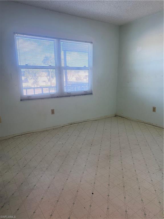 SEVEN LAKES - Residential