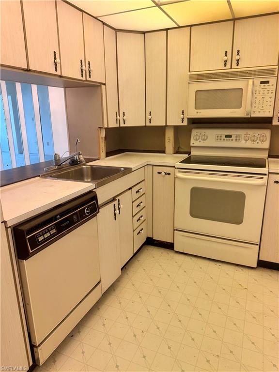 SEVEN LAKES - Residential