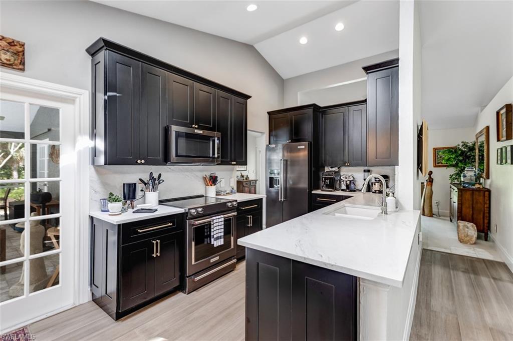 GOLDEN GATE ESTATES - Residential