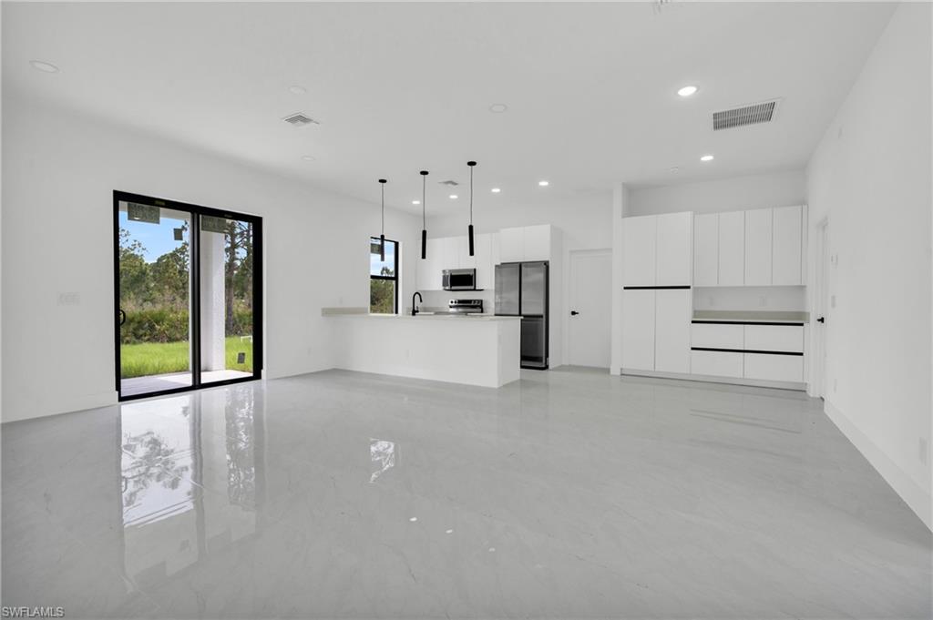 534 Lone Star LN