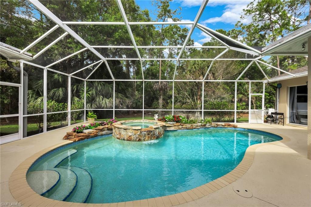 COLLIER WOODS - Residential