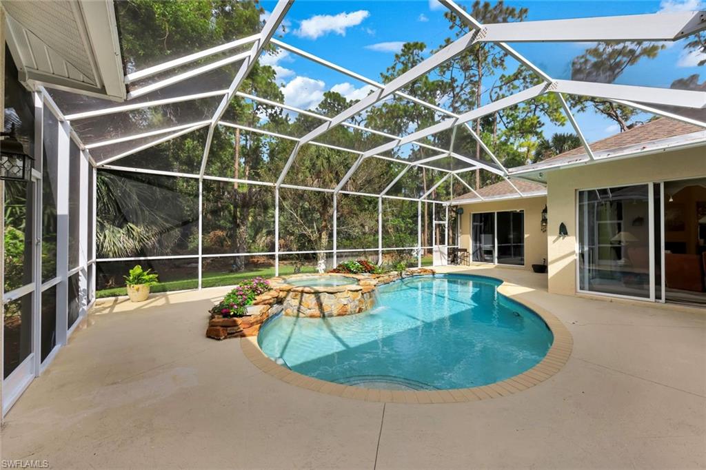 COLLIER WOODS - Residential