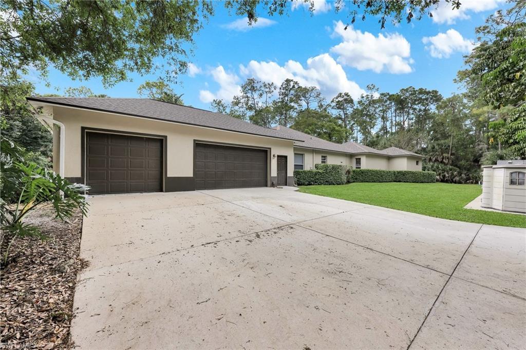 COLLIER WOODS - Residential