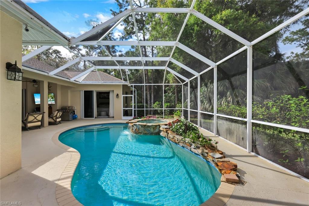 COLLIER WOODS - Residential