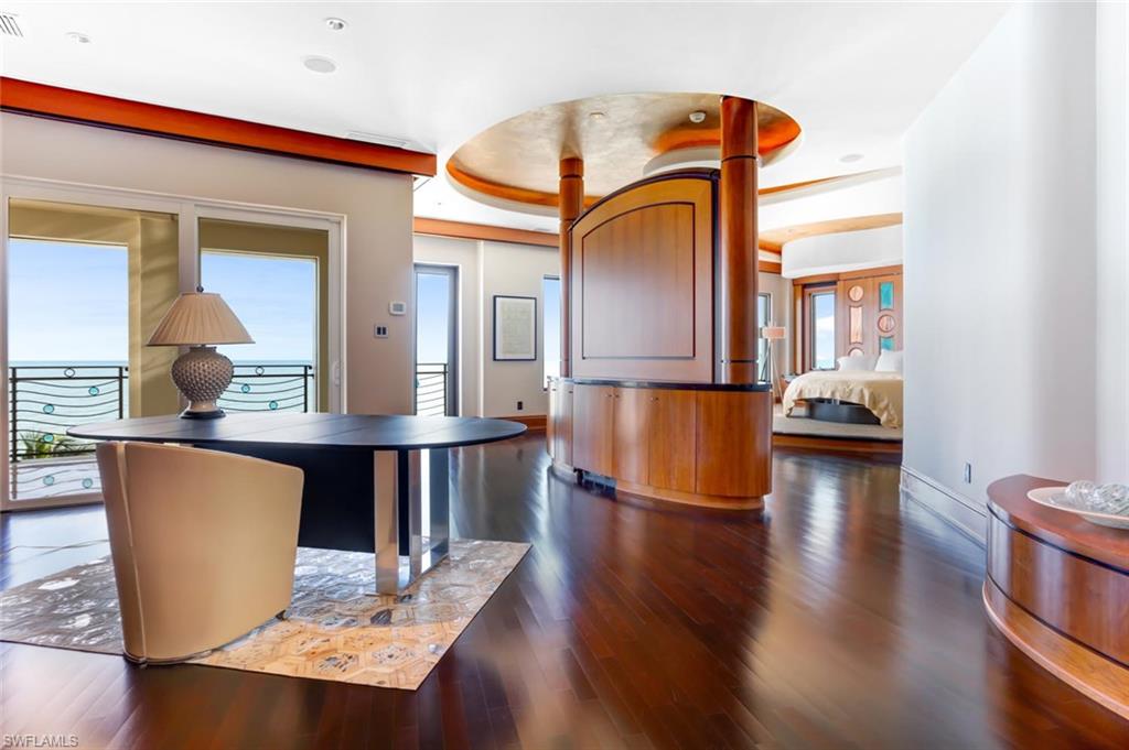 BAREFOOT BEACH - Residential