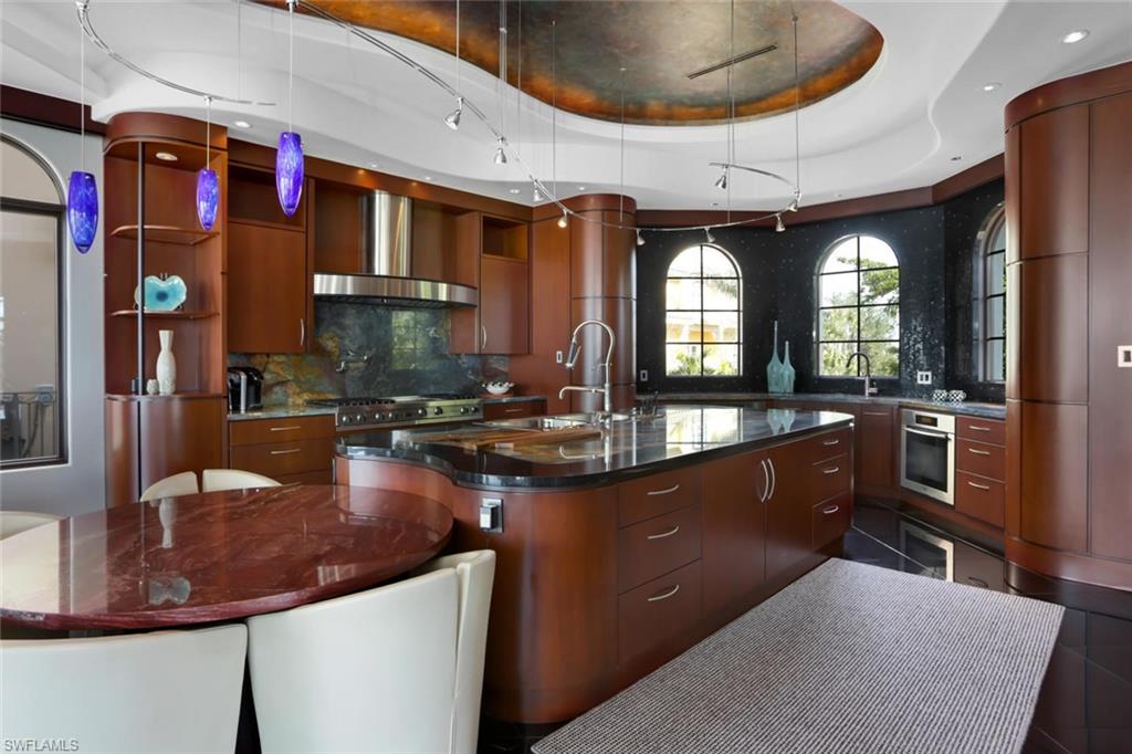 BAREFOOT BEACH - Residential