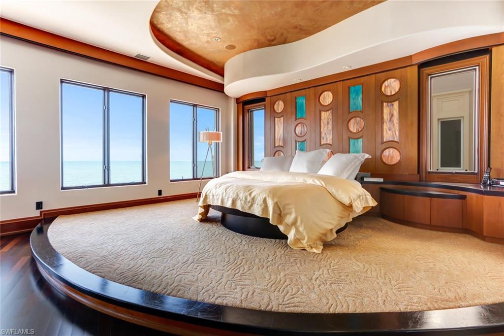 BAREFOOT BEACH - Residential