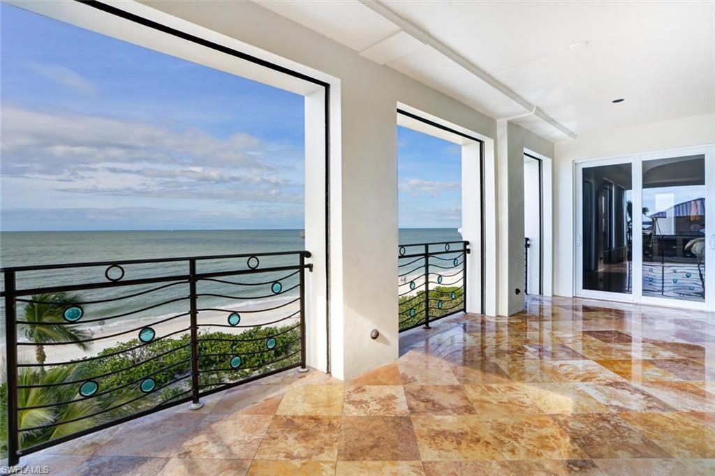 BAREFOOT BEACH - Residential