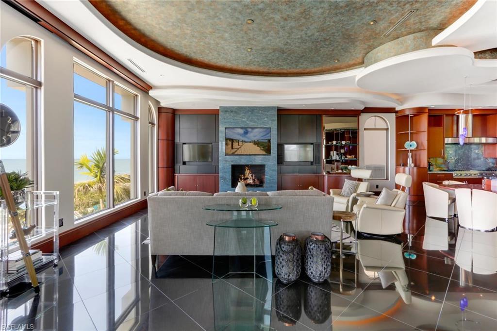 BAREFOOT BEACH - Residential