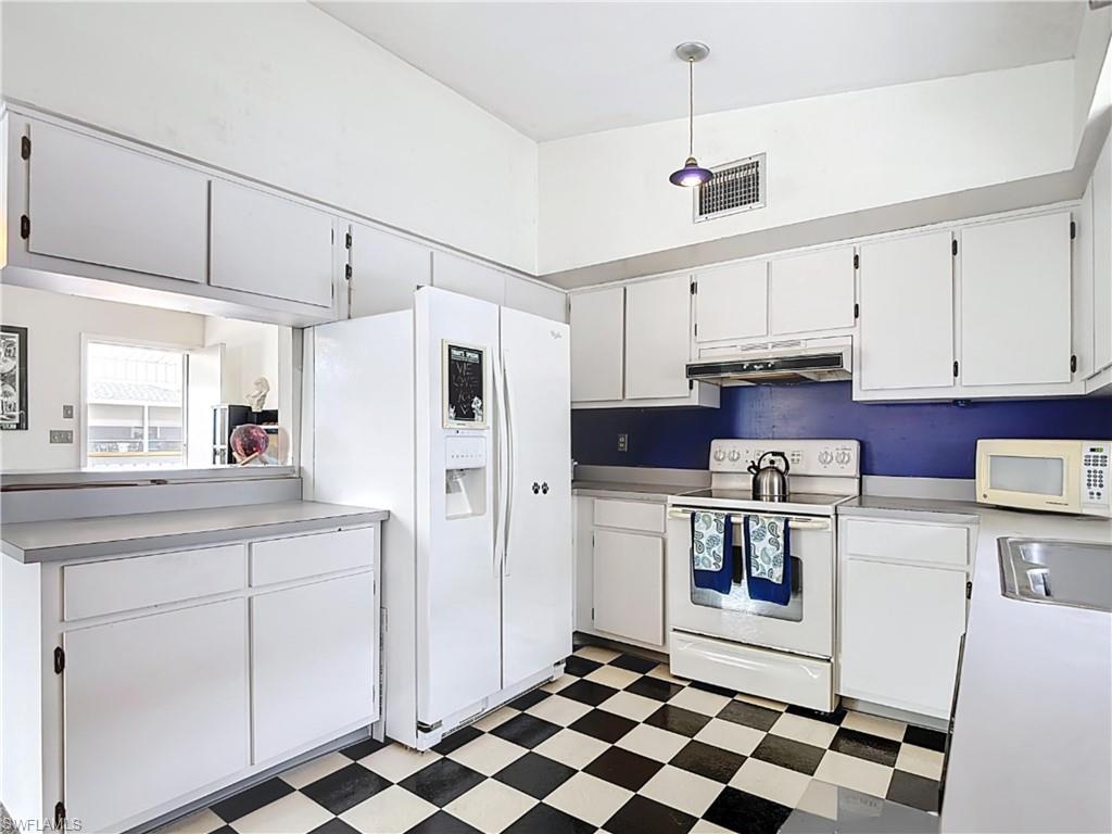 LAGUNA SHORES - Residential