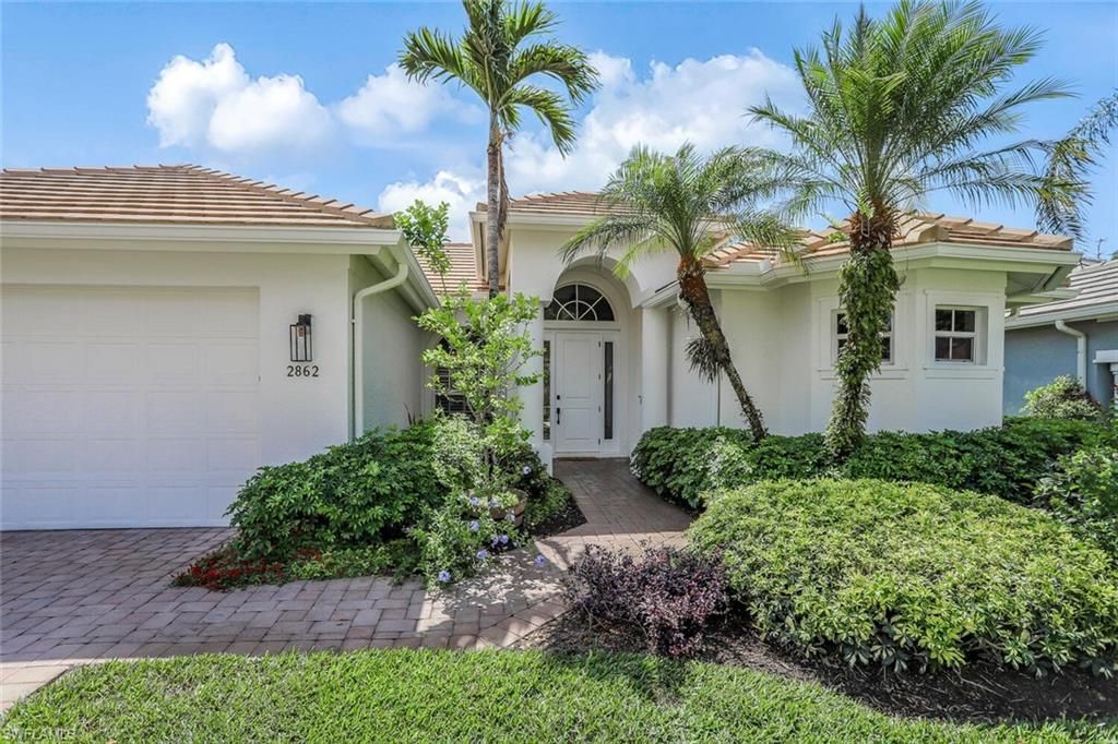 Photo of 2862 Lone Pine LN, NAPLES, FL 34119 (MLS # 226014154)