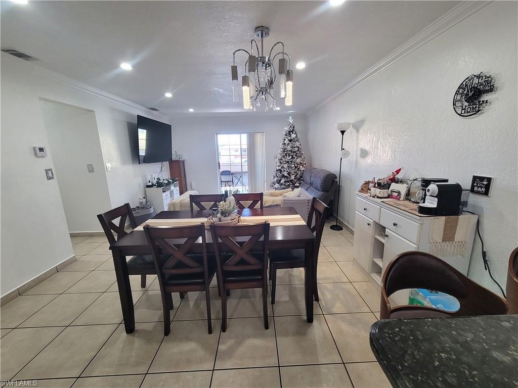 PALM SPRINGS ESTATES - Residential