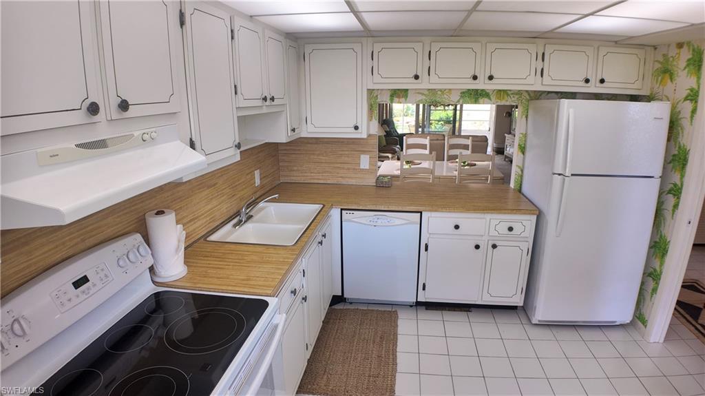 GLADES COUNTRY CLUB - Residential