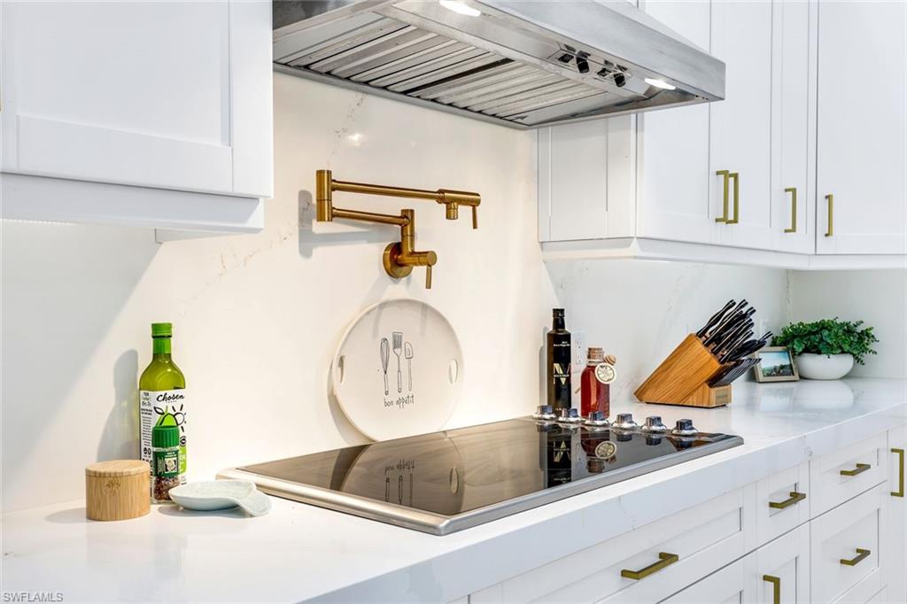 PINECREST AT PELICAN BAY - Residential