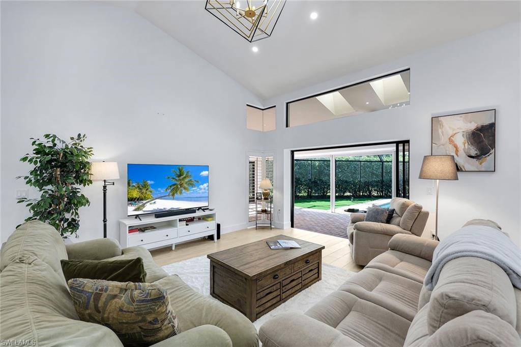 PINECREST AT PELICAN BAY - Residential