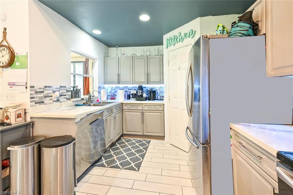 GOLDEN GATE ESTATES - Residential