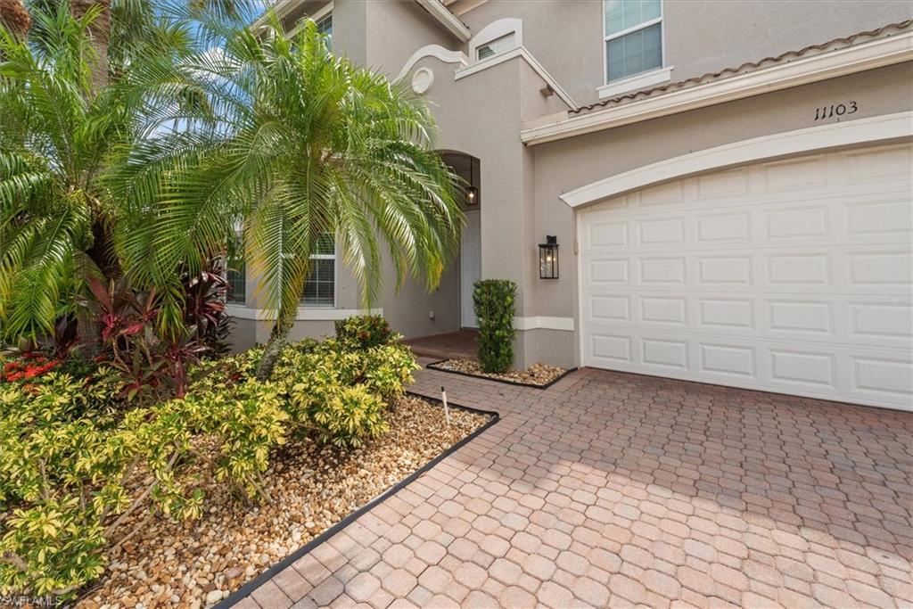 11103 Sparkleberry DR