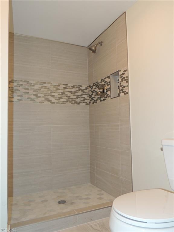 HIDDEN LAKE VILLAS - Residential