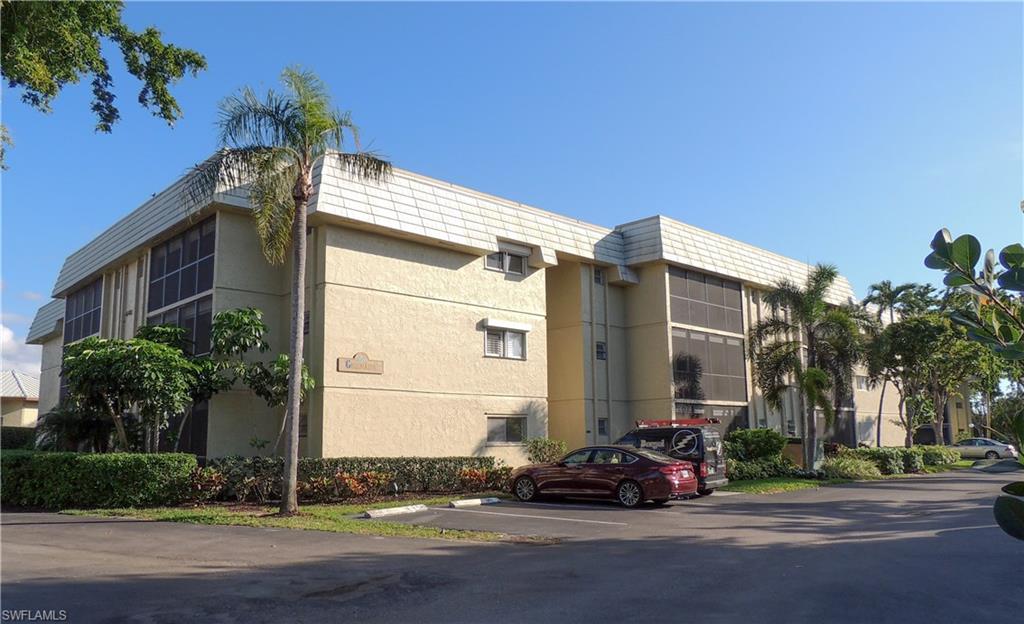 HIDDEN LAKE VILLAS - Residential