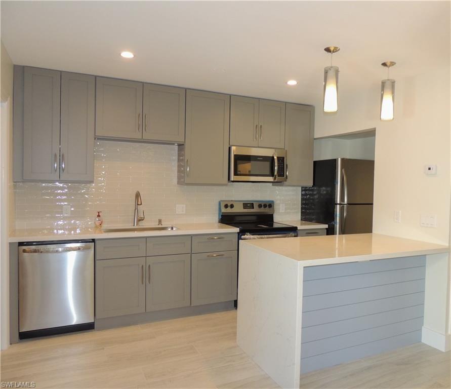 HIDDEN LAKE VILLAS - Residential