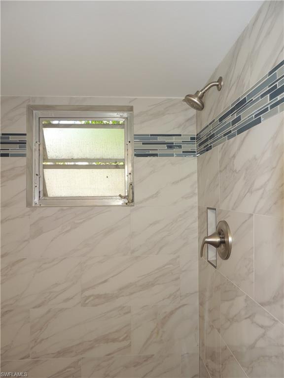 HIDDEN LAKE VILLAS - Residential