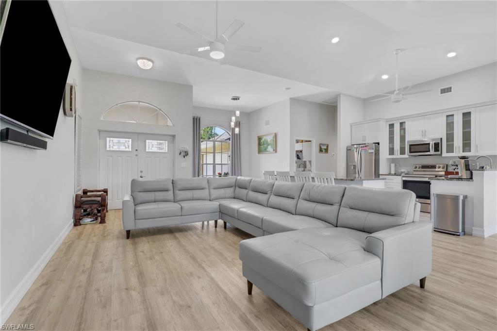 CAPE CORAL - Residential